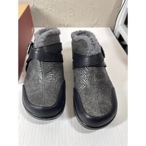 JBU by Jambu Sweden Black Memory Foam Flower Embossed Shoes Clogs Slides Size 10